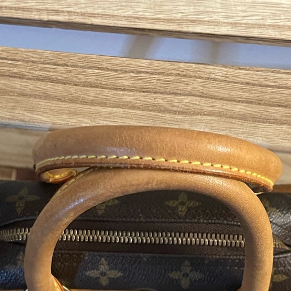 Vintage 1990’s Louis Vuitton Brown Deauville Monogram Satchel - Picture 9 of 16